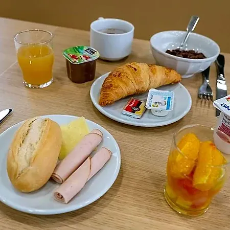 Annemasse Hotel 3*